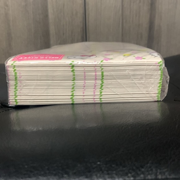 Sanrio Hello Kitty Spring Floral Set of 32 Guest Towels Napkins New In Package - Picture 6 of 9